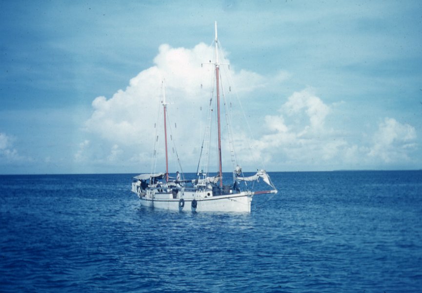 Kwaj Marshallese boat launch 9